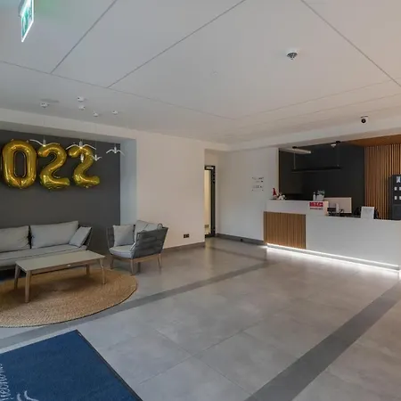 Rezydencja - Nowoczesny Apartament - Parking & Taras Z Ogrodem - By Renters アパート *