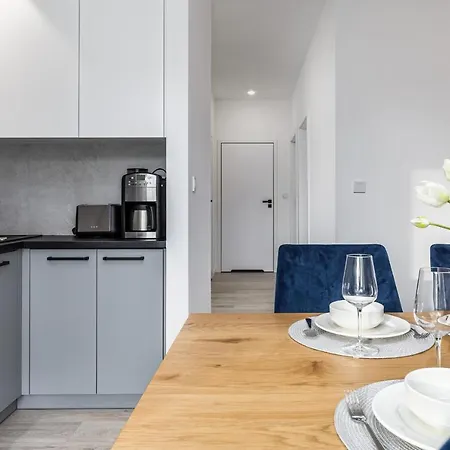 Rezydencja - Nowoczesny Apartament - Parking & Taras Z Ogrodem - By Renters アパート *
