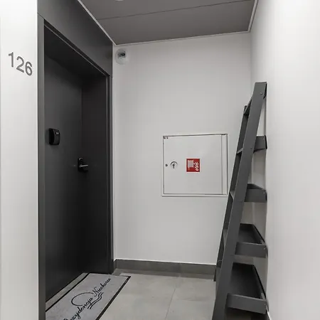 Rezydencja - Nowoczesny Apartament - Parking & Taras Z Ogrodem - By Renters Apartment