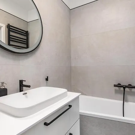 アパート Rezydencja - Nowoczesny Apartament - Parking & Taras Z Ogrodem - By Renters